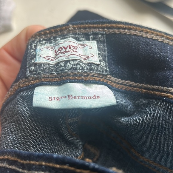 Levi’s 512 Bermuda Shorts Dark Wash Sz 4P - Picture 4 of 6